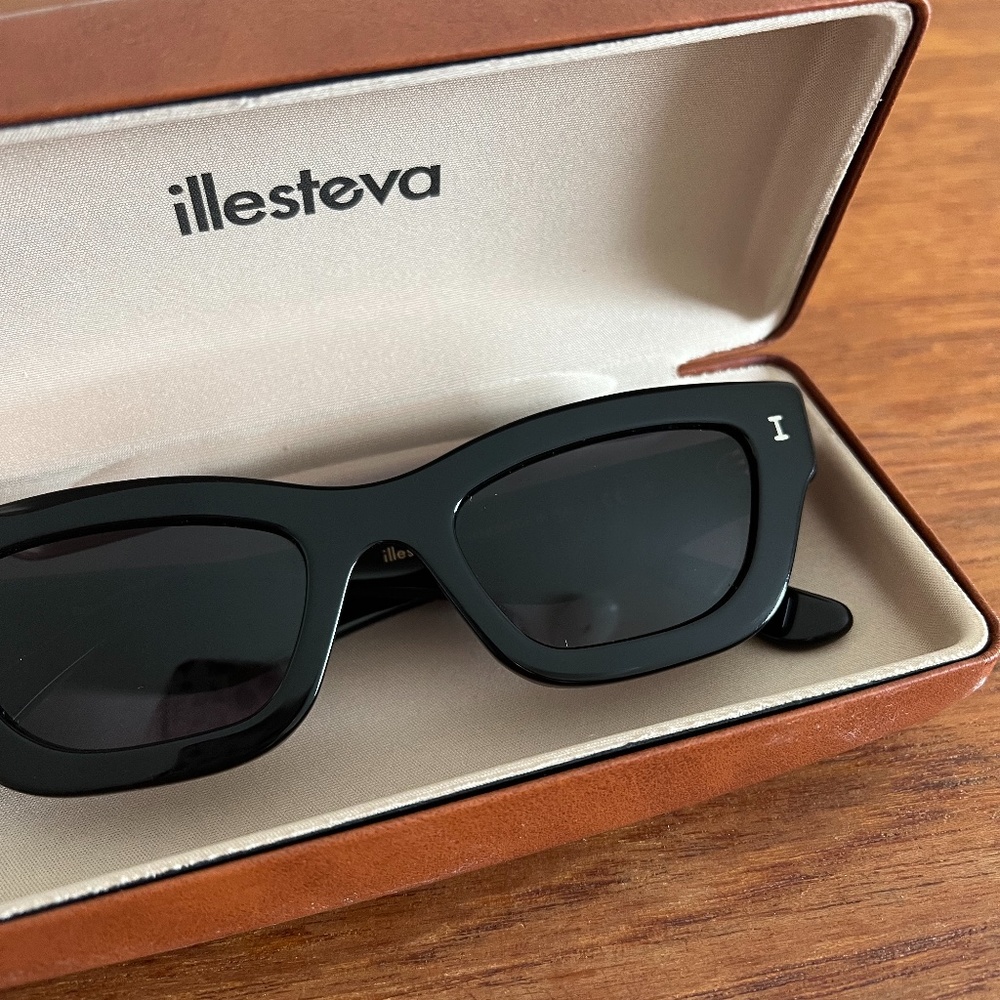 Illesteva Donna Sunglasses